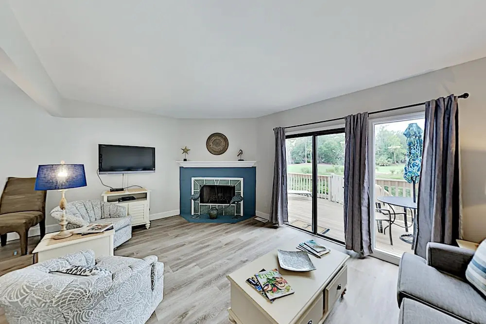 140beach 2 Bedroom Condo