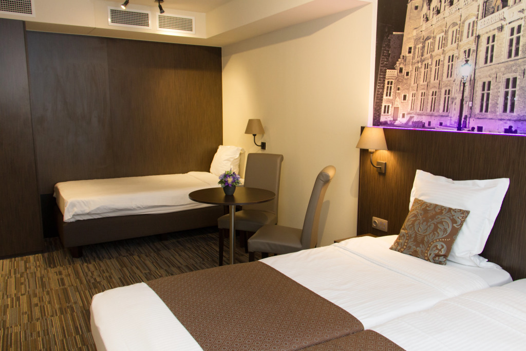 Golden Tree Hotel