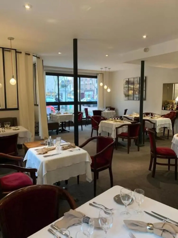 Hotel Paris Vesinet-LogisHotels et Domaine Evenementiel