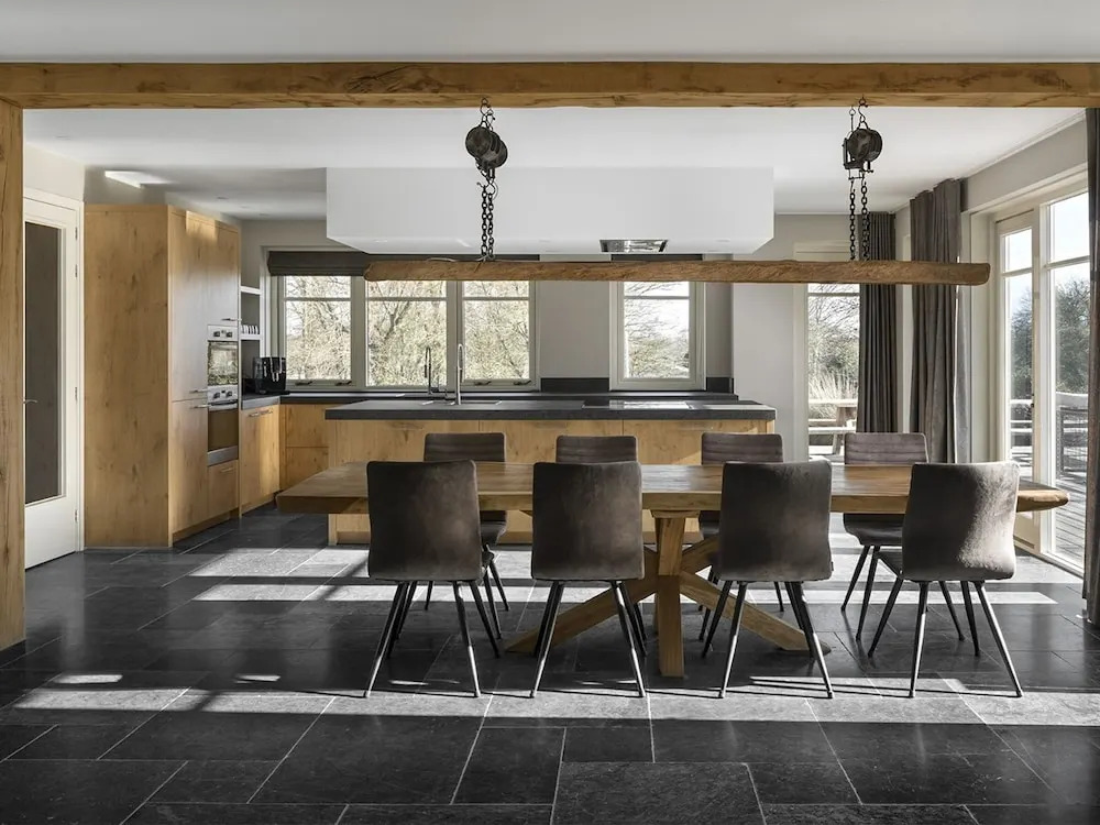 Luxurious Holiday Home with Hot Tub in Noordwijk