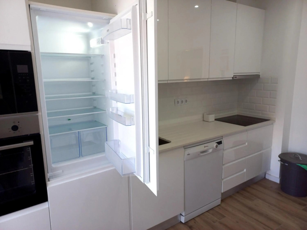 white pearl apartment central confy spacious