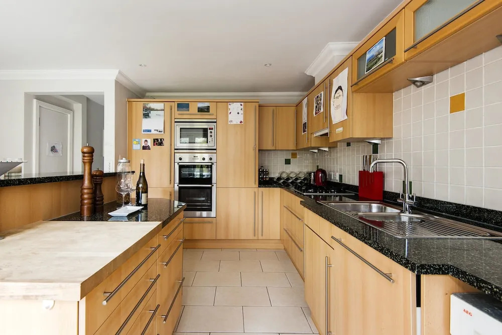 Lovely Putney Home by the Thames