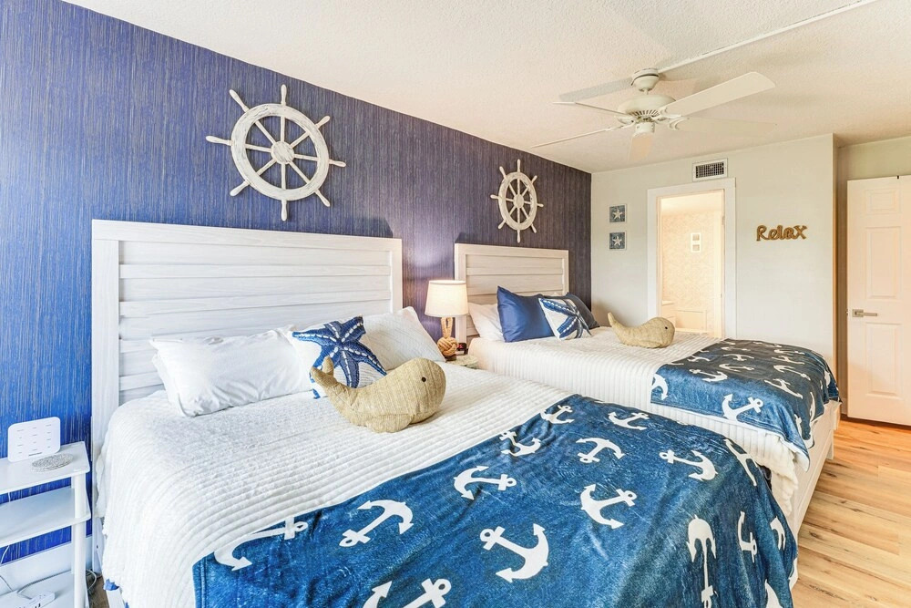 Beachfront! Indian Rocks Beach Condo w/ Balcony