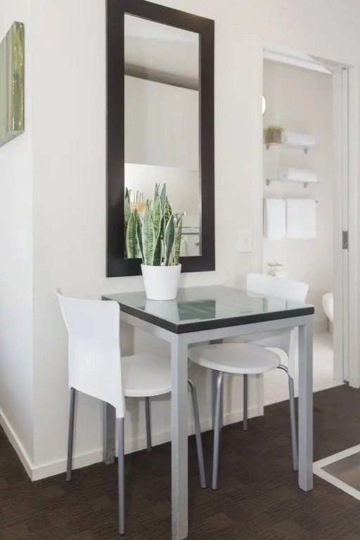 TOWNY - Studio Apartment with Sea Views