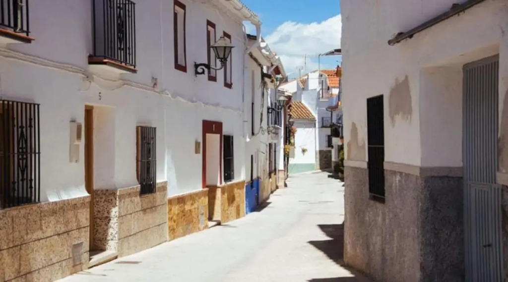Spanish Townhouse in Spa Village/ Casa rural