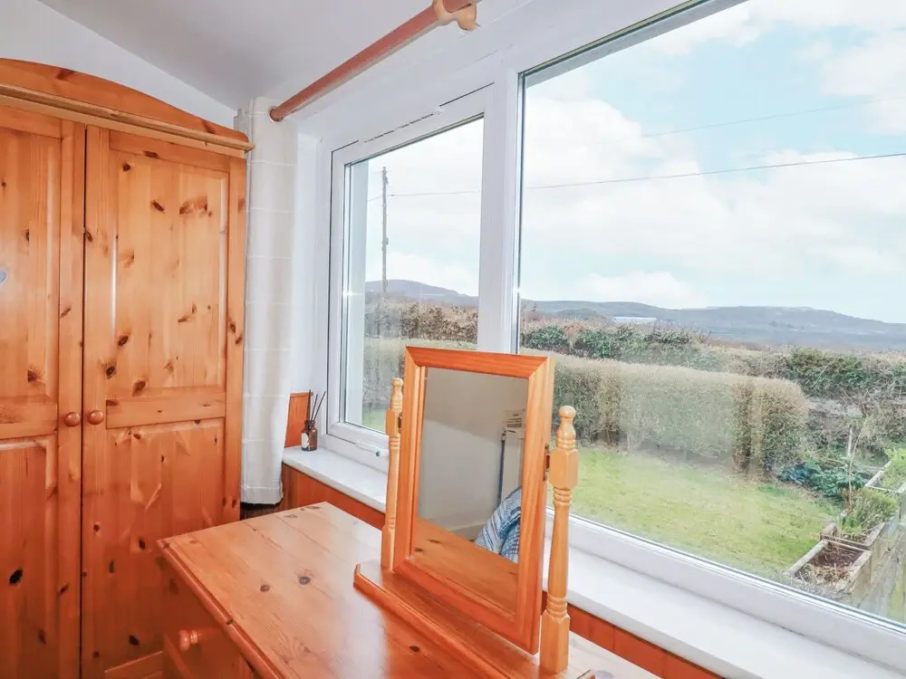 The Annexe, Laburnum