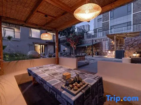Wood Forest Designer Villa Seaview Courtyard Vacation Boutique Stay (Dali Erhai)