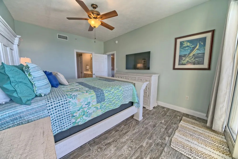 Unit 2304 2 Bedroom Condo by RedAwning