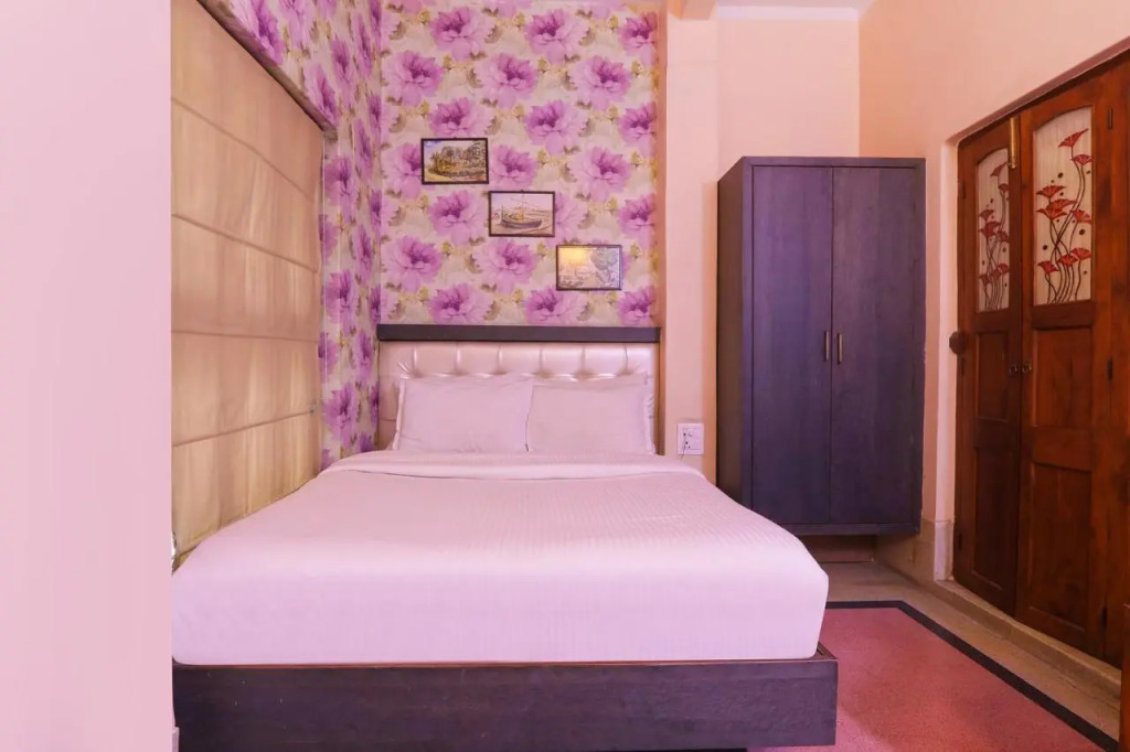 Hotel East View