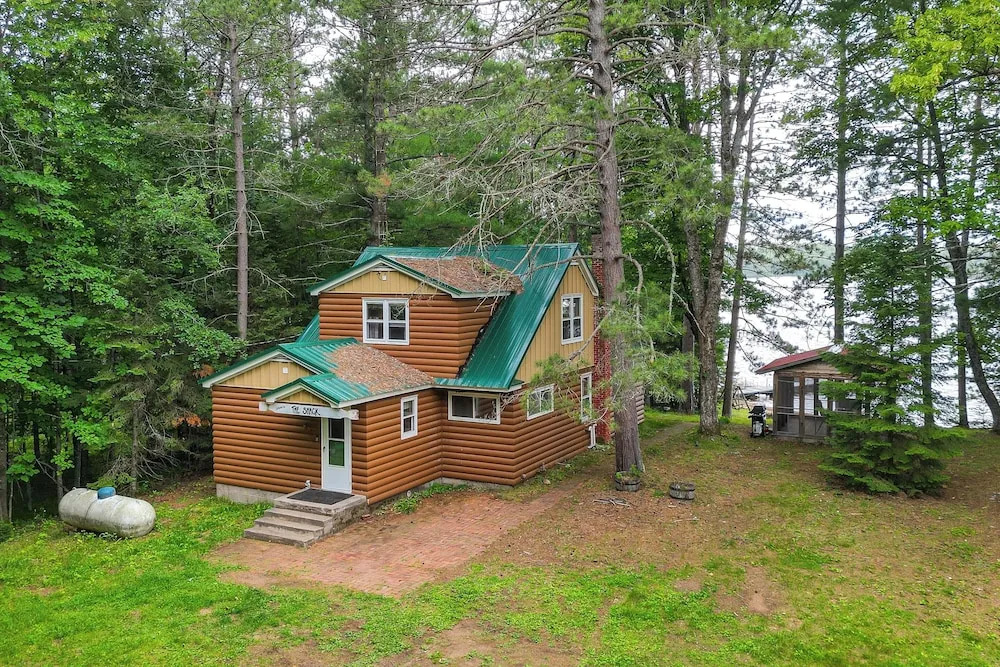 Private Dock + Screened Porch: Echo Lake Cabin