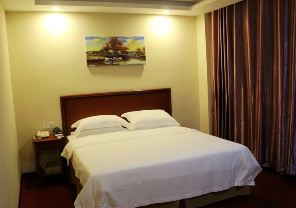GreenTree Inn Shanghai Pudong Airport Yanchao Highway Hotel