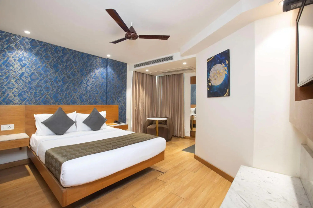 Capital O 27044 Hotel The Orion Plaza