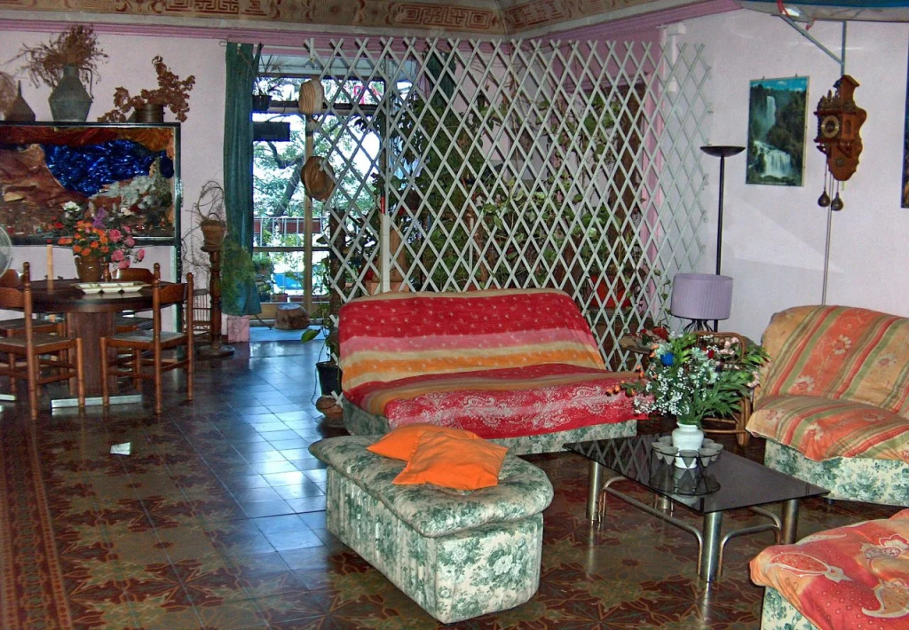Holland International Rooms