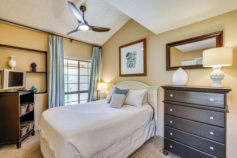 5 Mi to Hiking & Golf: Phoenix Gem w/ Pool Access