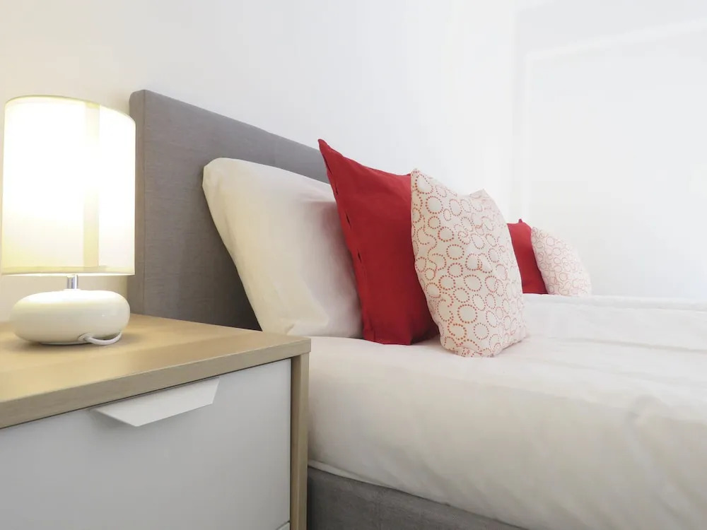 Tudors - Fabrick Twin Bed Apartment