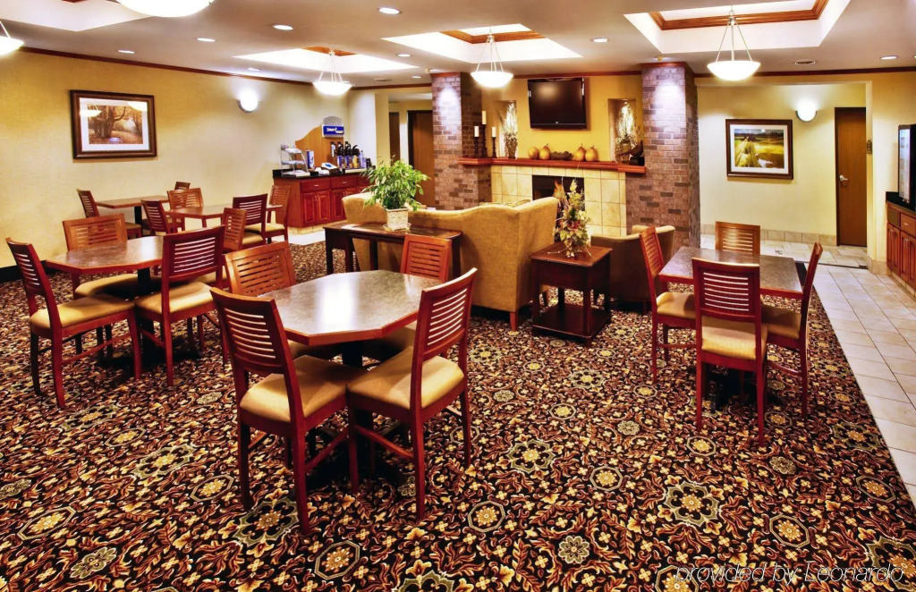 Holiday Inn Express & Suites Sheldon by IHG