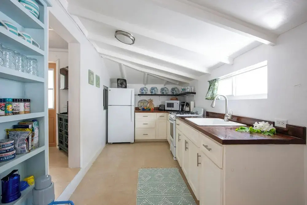 Harbour Island Haven: Newly Remodeled Cottage Near Pink Sands Beach