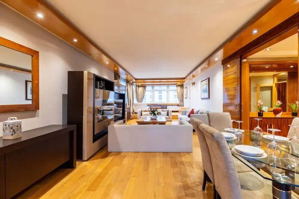 Mayfair Deluxe Apartment