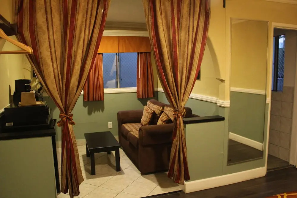 Paradise Inn and Suites