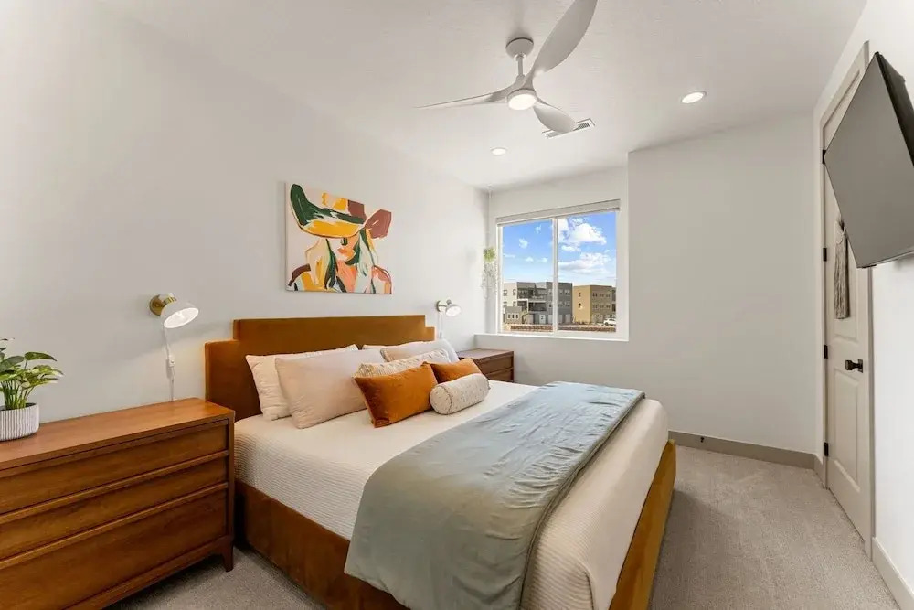 Country Is Cool Again 5 Bedroom Townhouse