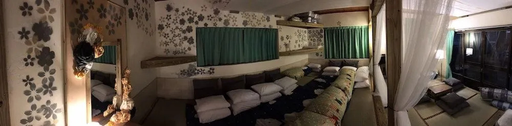 F.F.F. The 24H Valley Food Restauran B&B