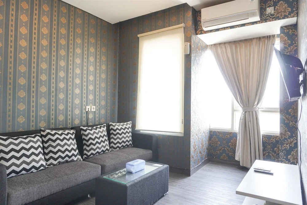 Good And Homey 2Br At Nifarro Park Apartment