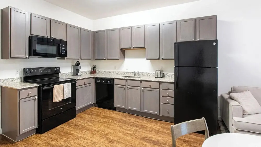 Landing Apartments near Jefferson Park