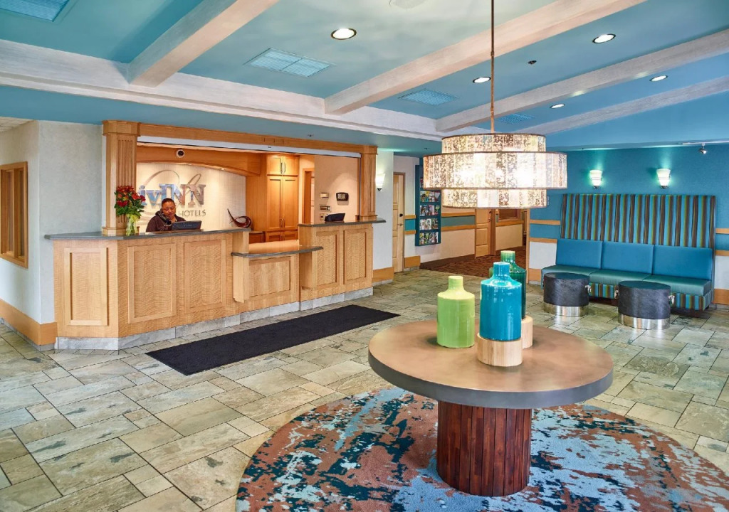 LivINN Suites Fridley