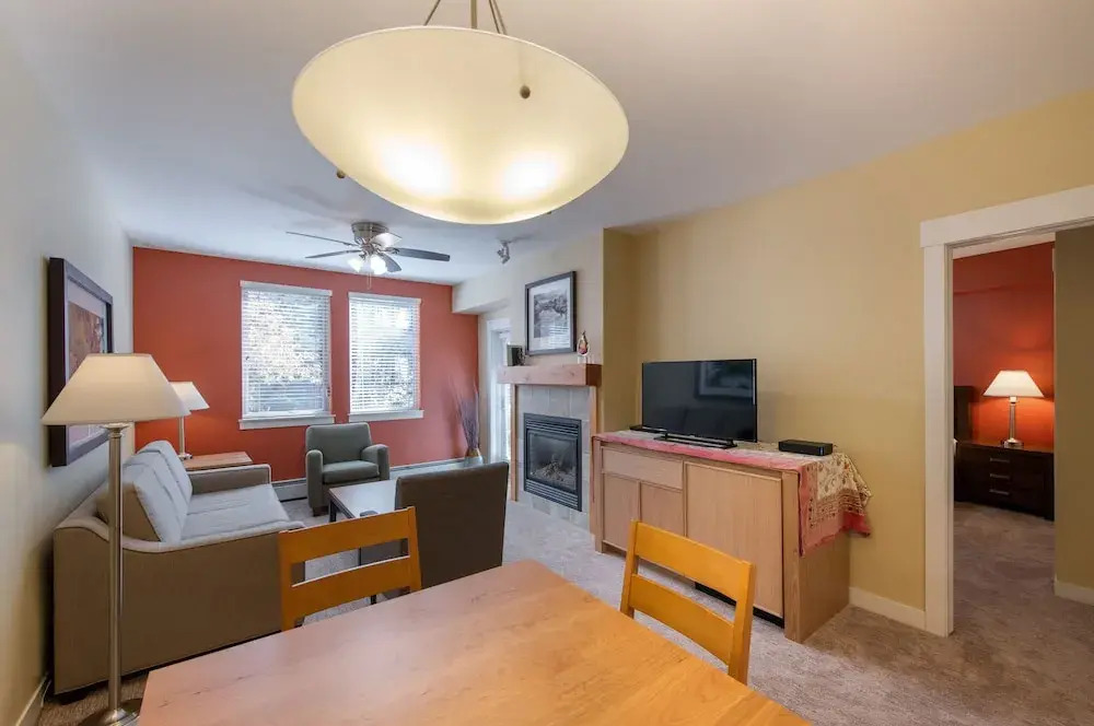 Ground Floor Ski Condo Close to Gondola - Fraser Crossing/Founders Pointe Premium-Rated 3305