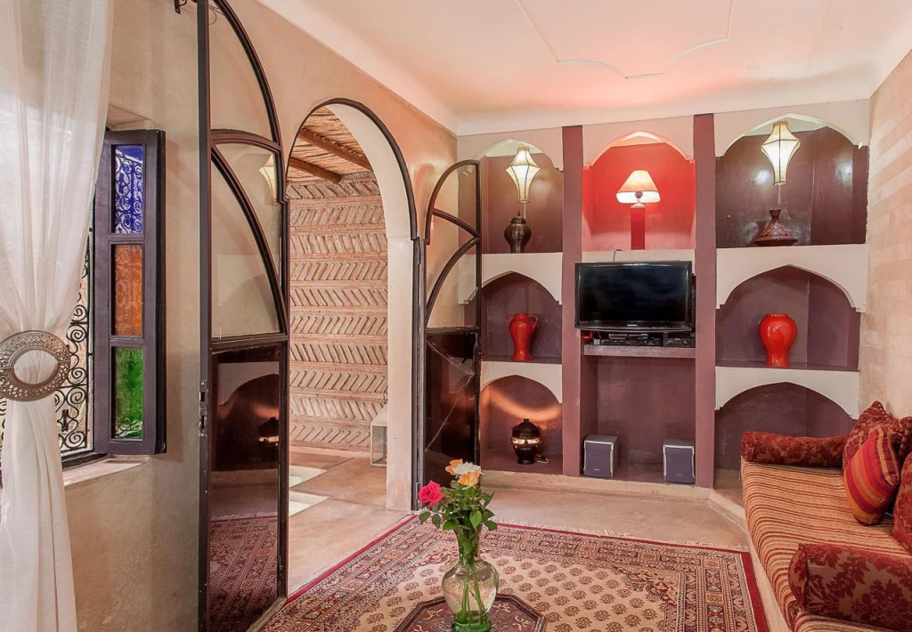 Dar Kamar Zamane - Adults Only