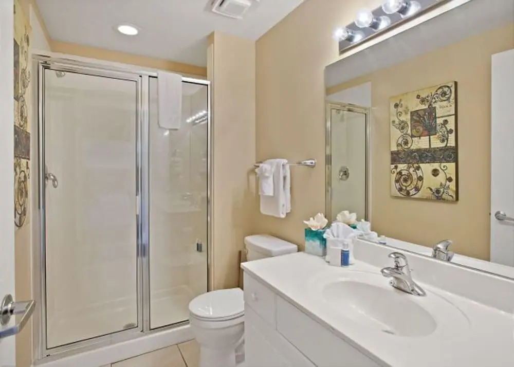 Celadon: Unit 407 by Forehand Rentals