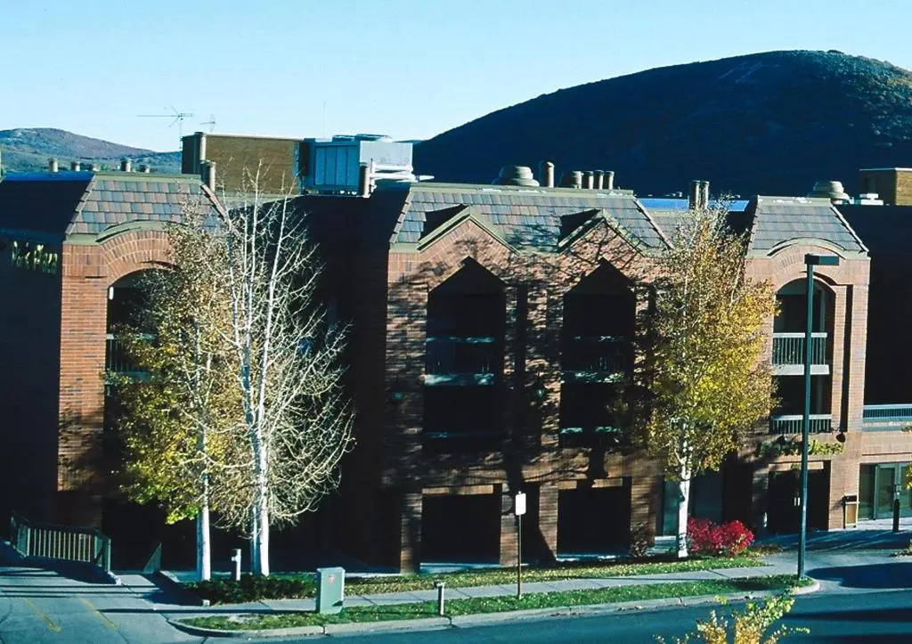 Raintrees Park Plaza Park City