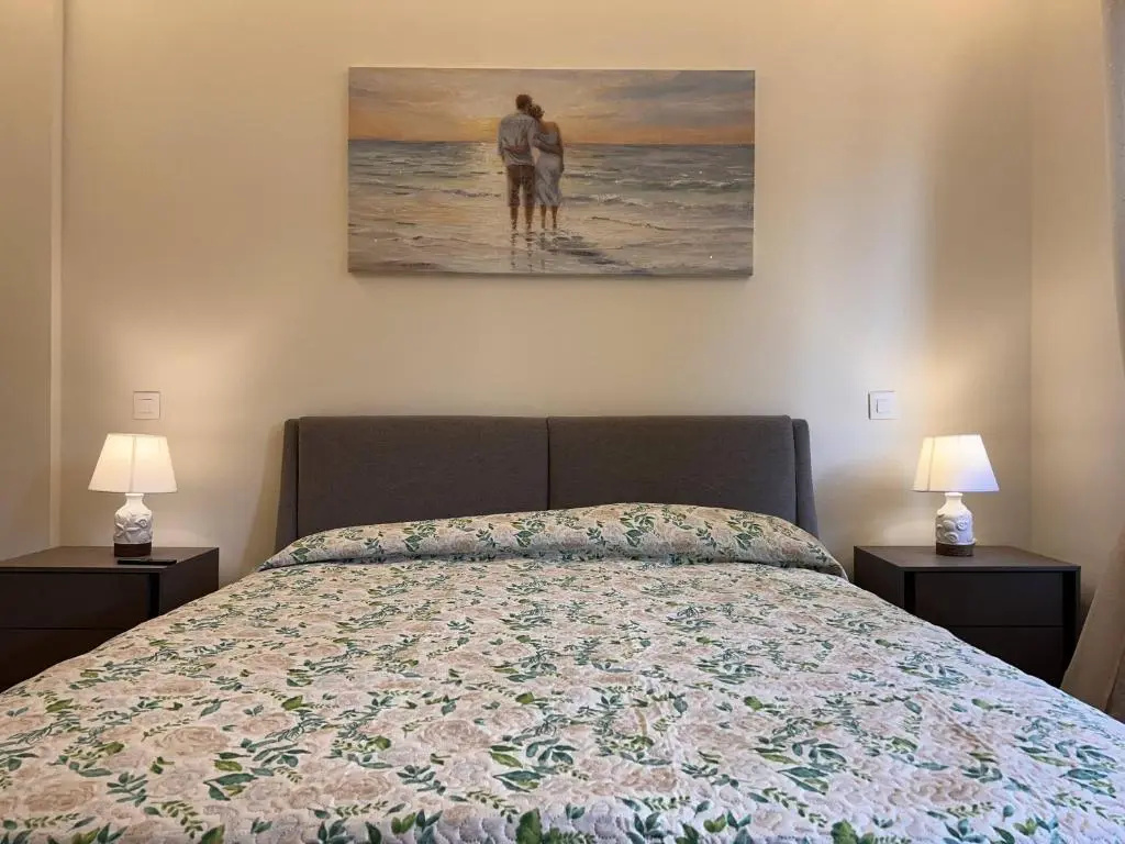 VAL DI SOLE 19-III piano- VISTA MARE- VISTA COLLINA-WIFI 100MG-ARIA CONDIZIONATA IN TUTTE LE STANZE -POSTO AUTO INCLUSO -L'APPARTAMENTO E' STATO COMPLETAMENTE RINNOVATO NEL 2023
