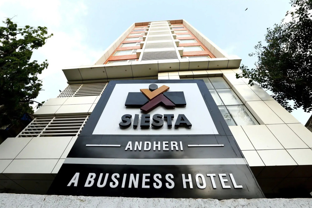 The Altruist Andheri Hotel
