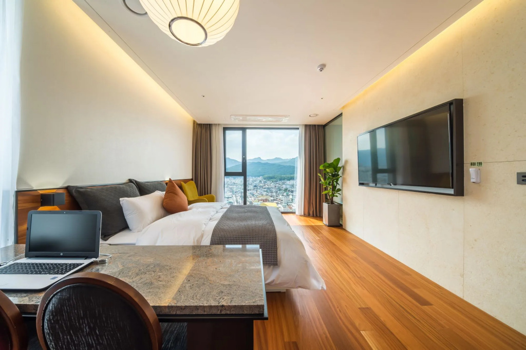 Dobong Hotel Bay204