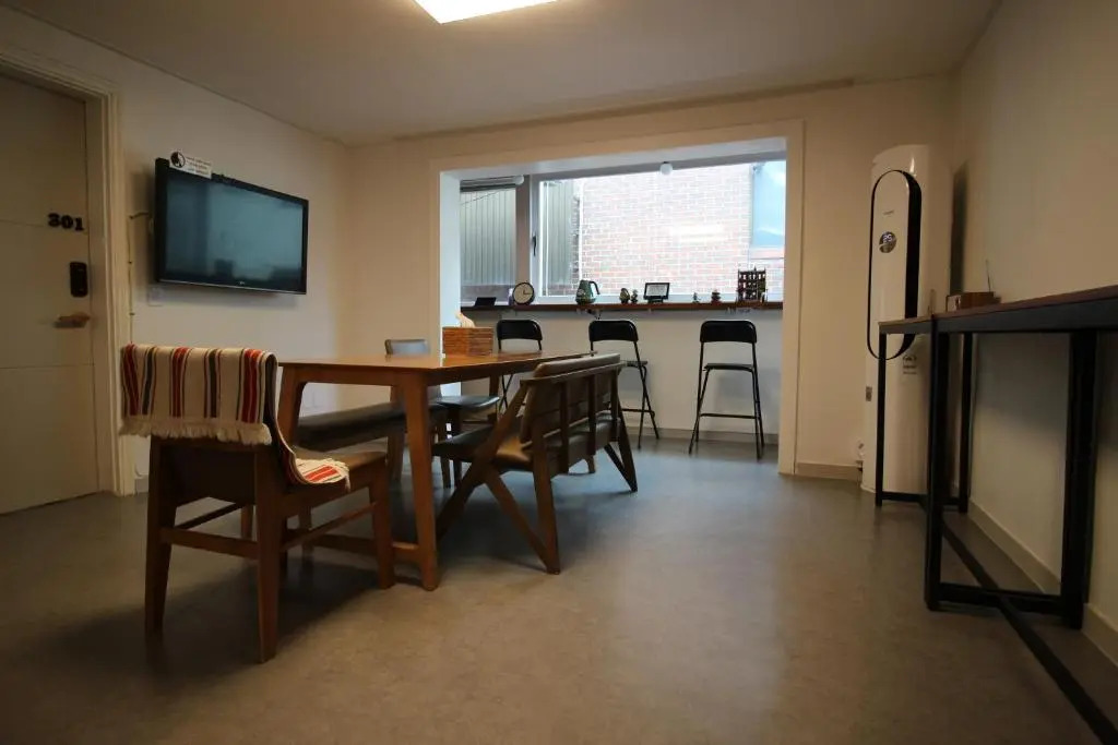 Bunk Backpackers Guesthouse