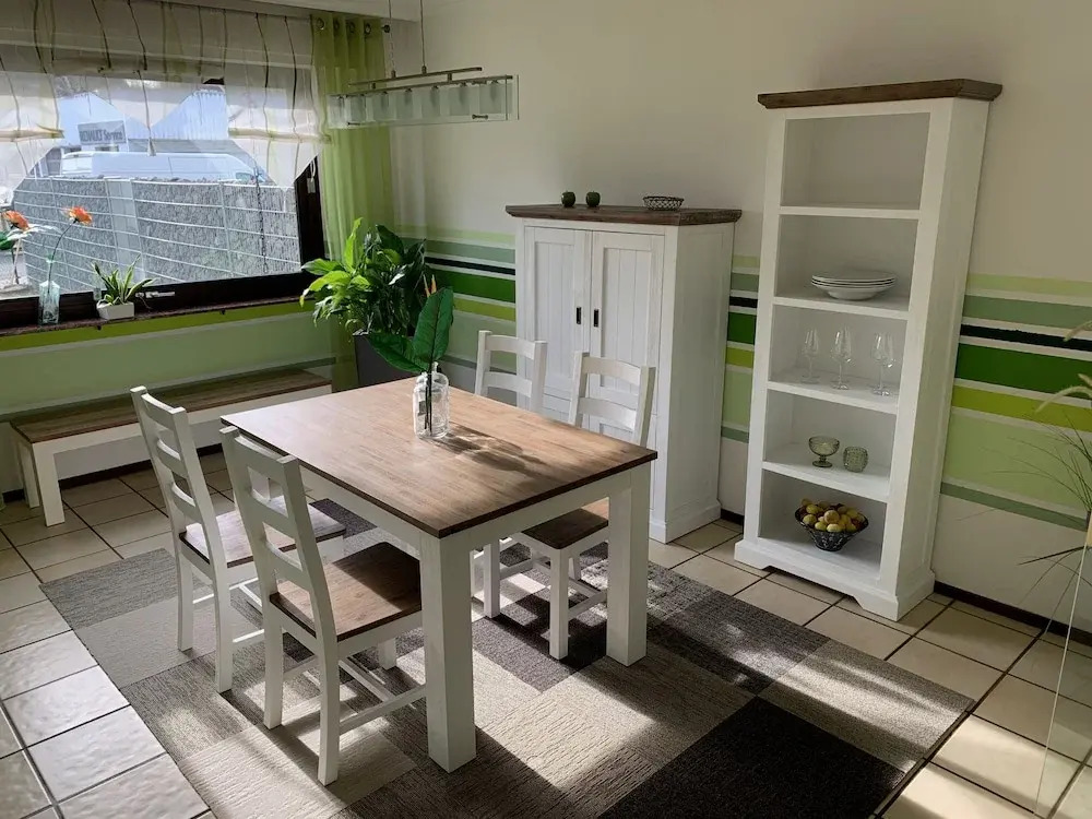 BESOTEL Erkrath - 20 Wohnungen 2 Standorte 35 Schlafzimmer 29 Badezimmer 52 Betten für 73 Gäste