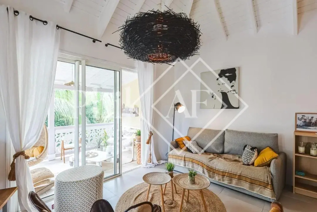 Beautiful 2 bed-rooms apartment at Orient Beach