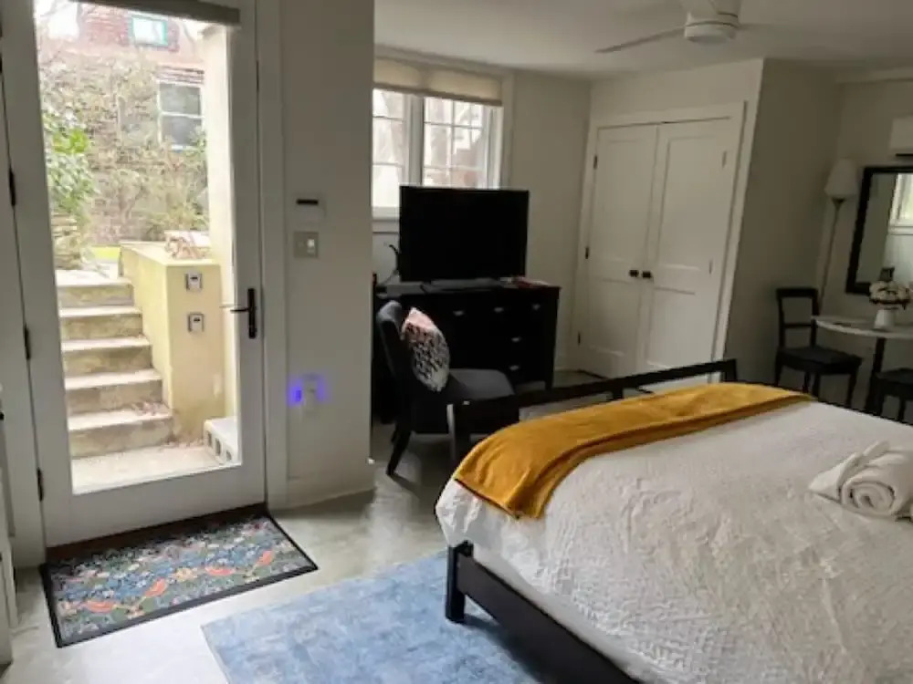 New Luxe Studio Cleveland Park Near Zoo