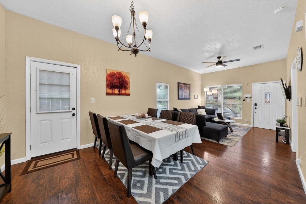 Minutes From Alamodome, Riverwalk, Pearl And Hbgcc 3 Bedroom Home