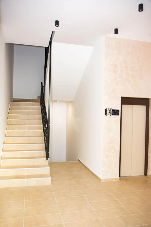 Laura Apartment