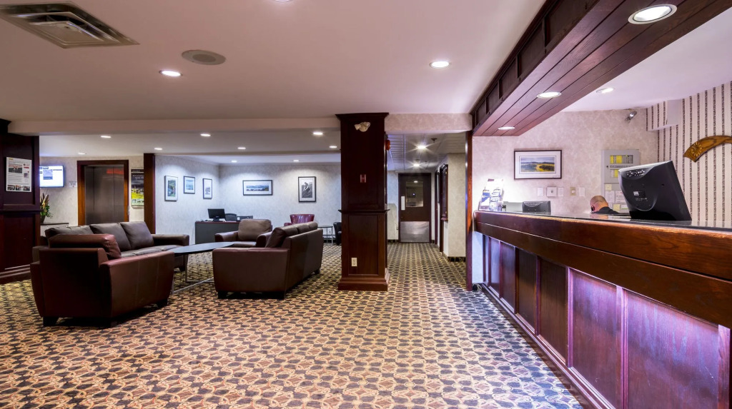 Sinbads Hotel & Suites