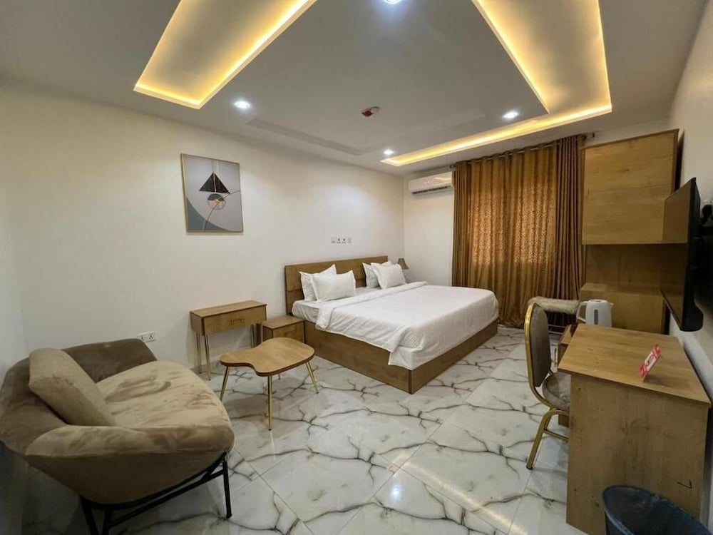 Grand Lynks Apartment