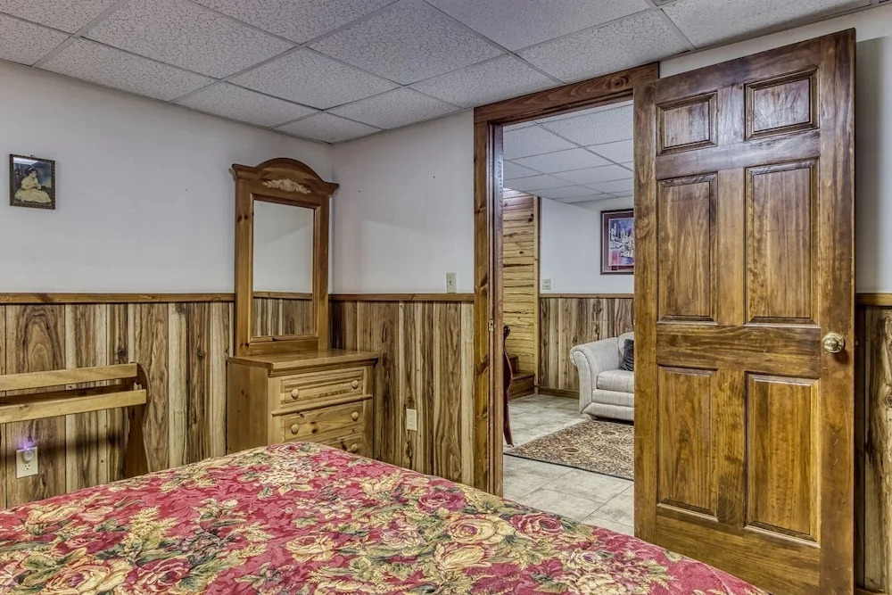 ER44 - Rising Eagle - Great Location! Close To Town! cabin