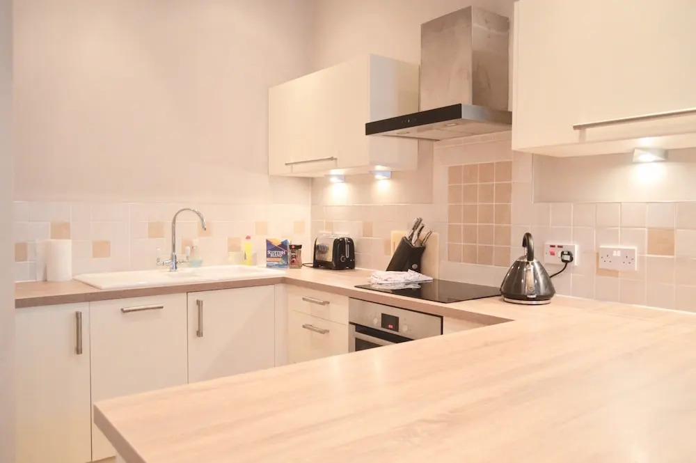 Homely 2 Bedroom Apartment in Stockbridge