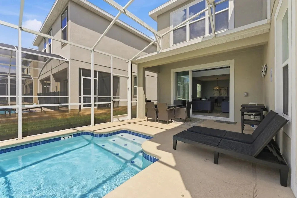 5BR Family Home, Pool, Theme Beds, Space, Location