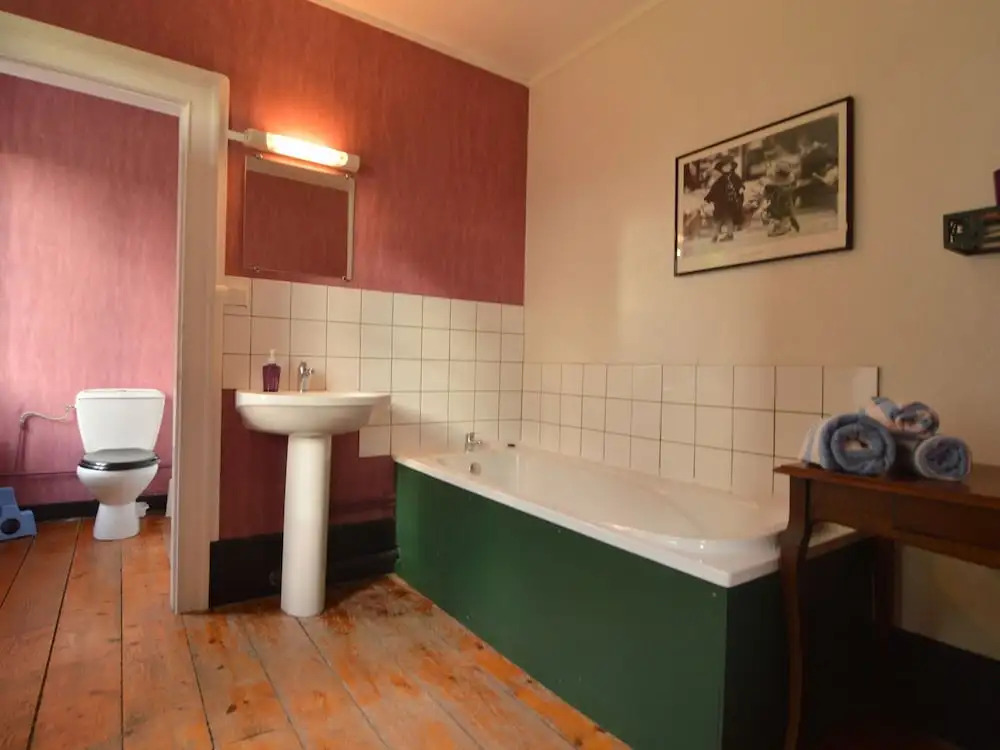 Well-maintained Farmhouse With Large Garden, Just 15 Minutes From the sea