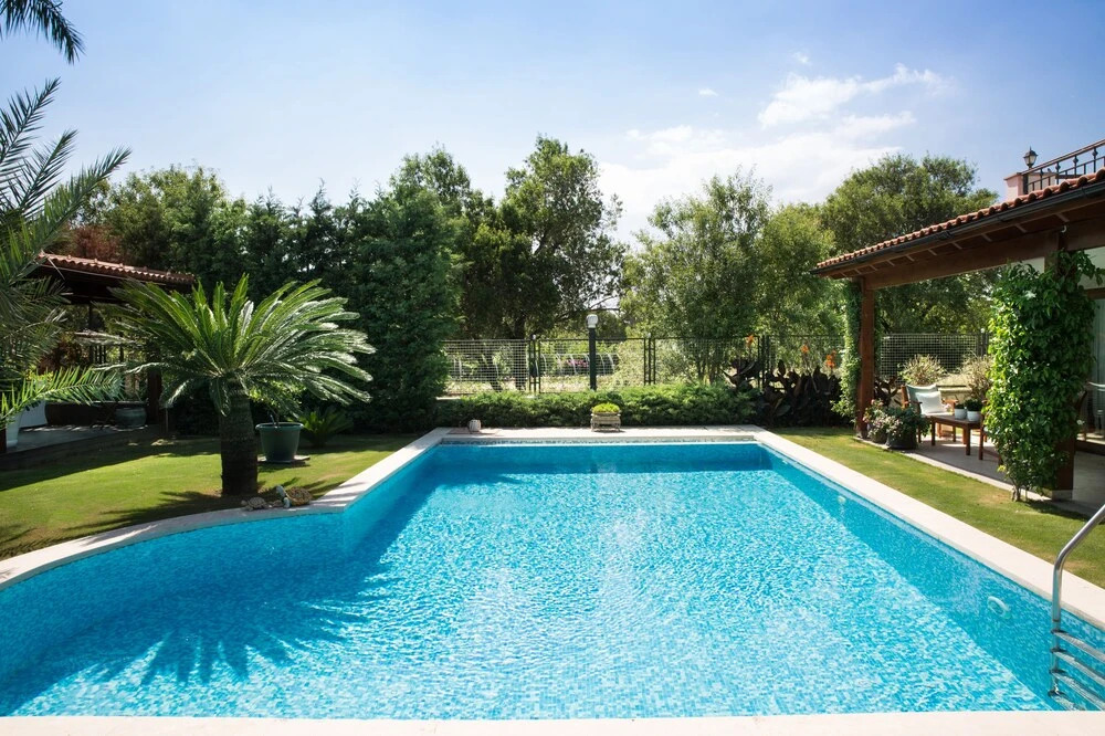 Important Group Villa Dream