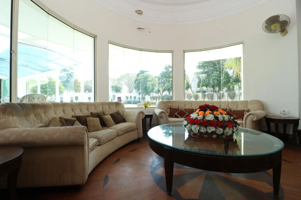 Paul's Wedding House By OYO Rooms