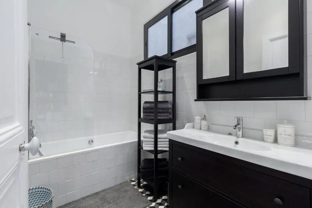 L'ICONIC AP4272 By Riviera Holiday Homes